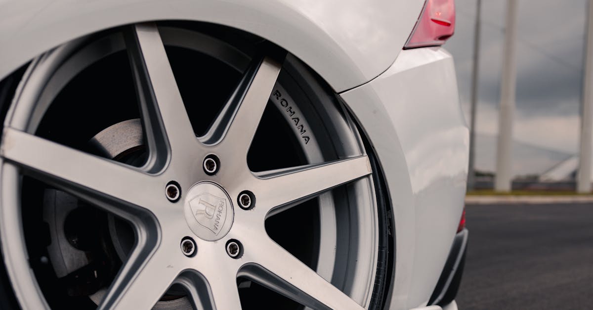 Do all wardrobes need to be fixed to the wall?