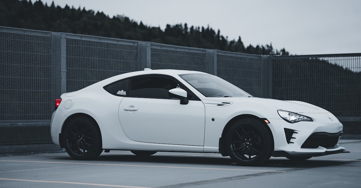 Do mirrored wardrobes make a room look bigger?