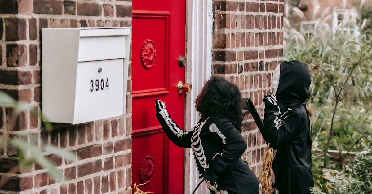 What is the disadvantage of walk-in wardrobe?